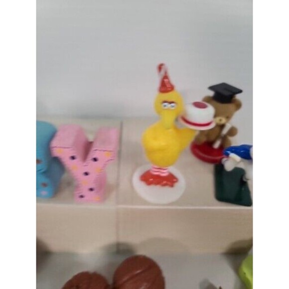 Vintage LOT of 40+ pcs. Hard Plastic Big Bird,golf,baby, Barbie, Bears,balls.... - Picture 9 of 11